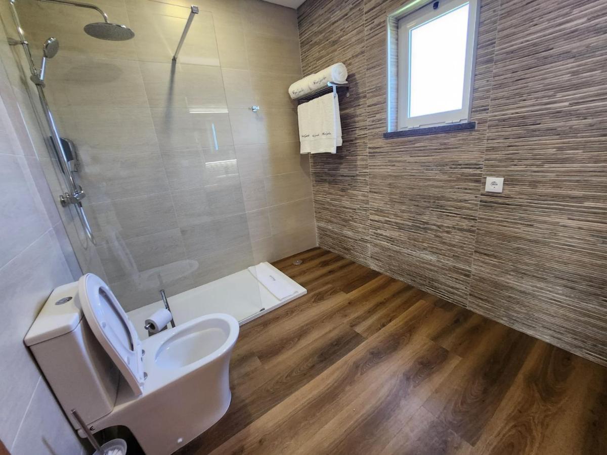 Rosegarden View Villa Велас Екстериор снимка
