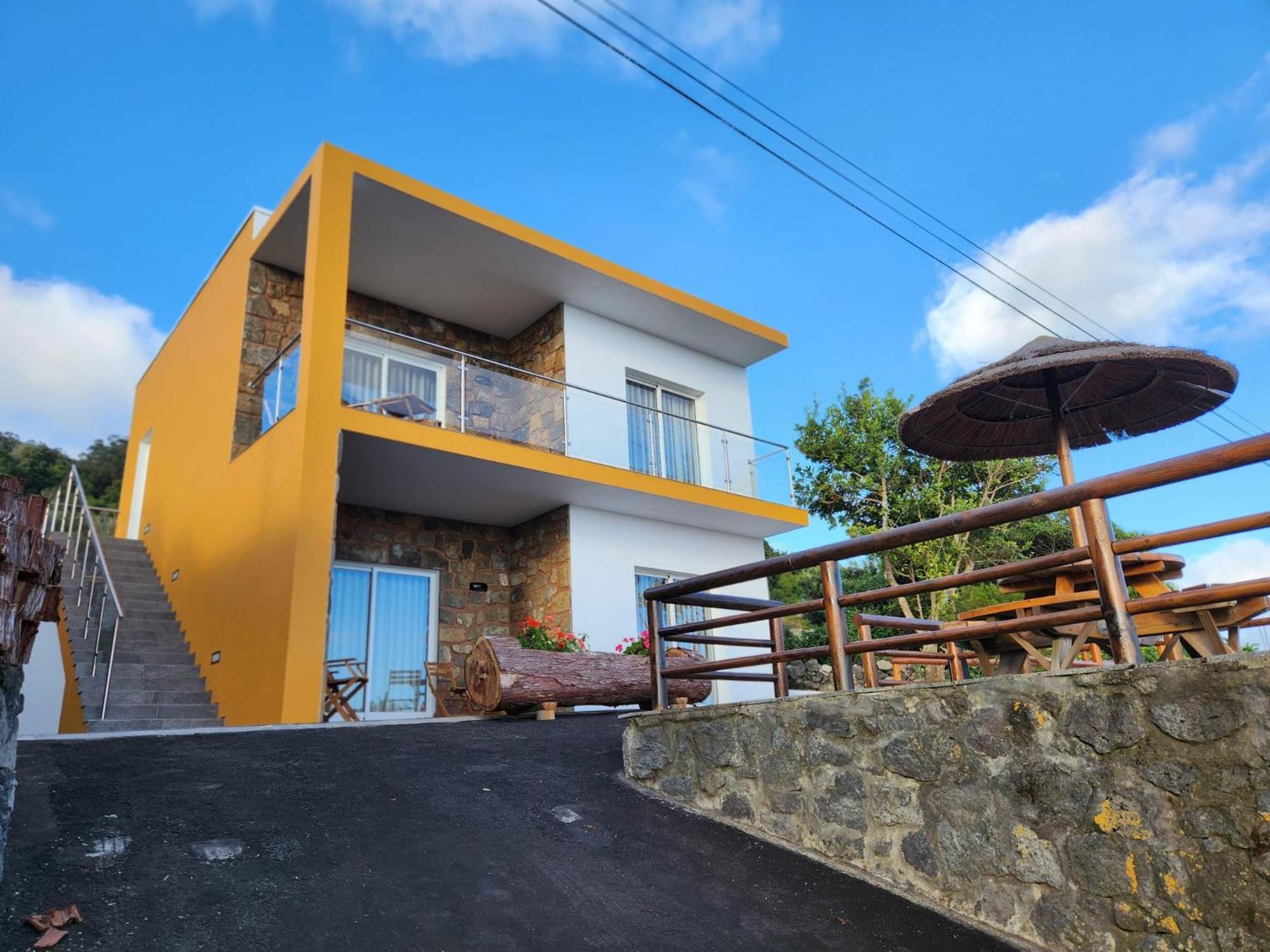 Rosegarden View Villa Велас Екстериор снимка