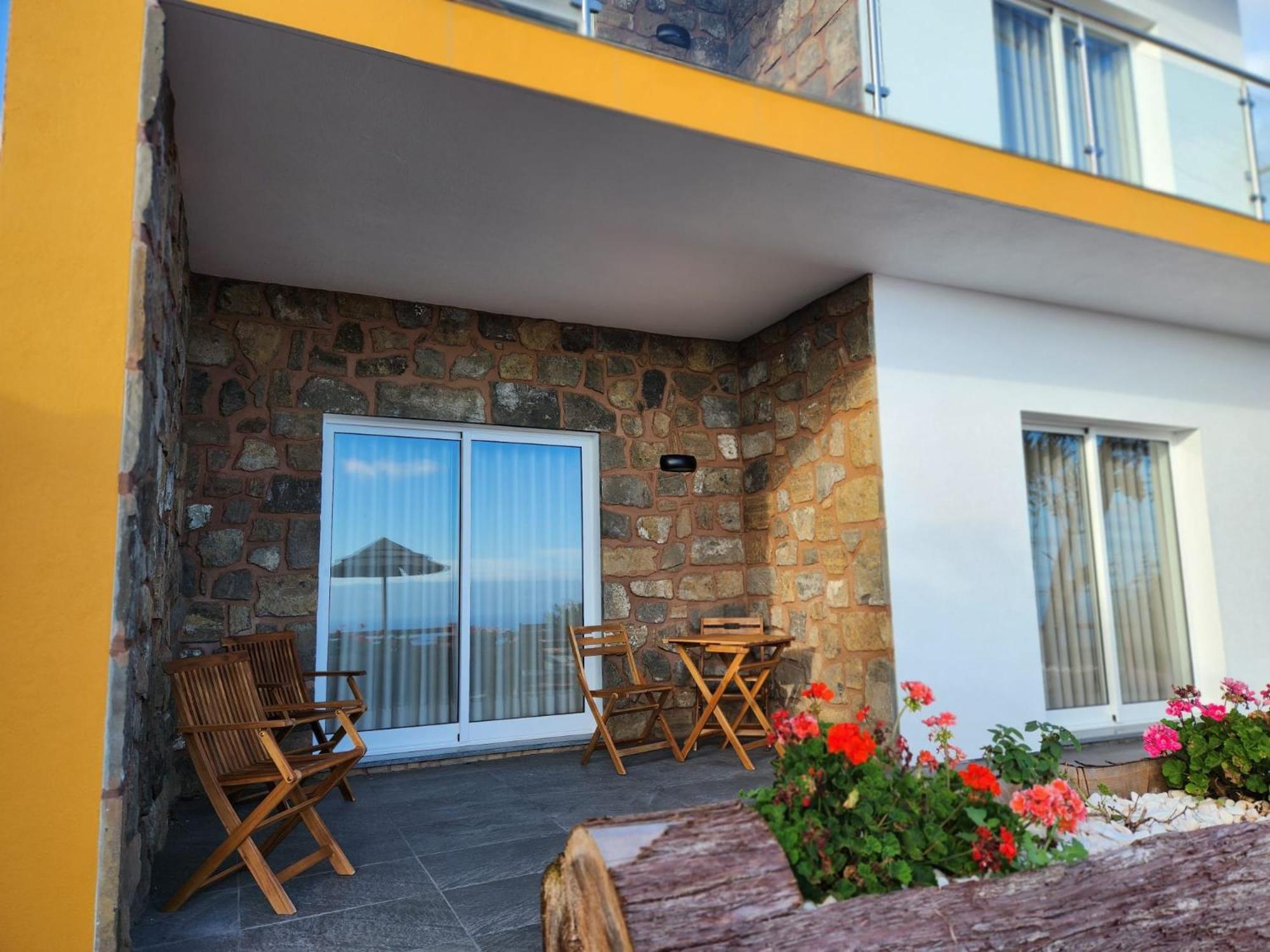 Rosegarden View Villa Велас Екстериор снимка
