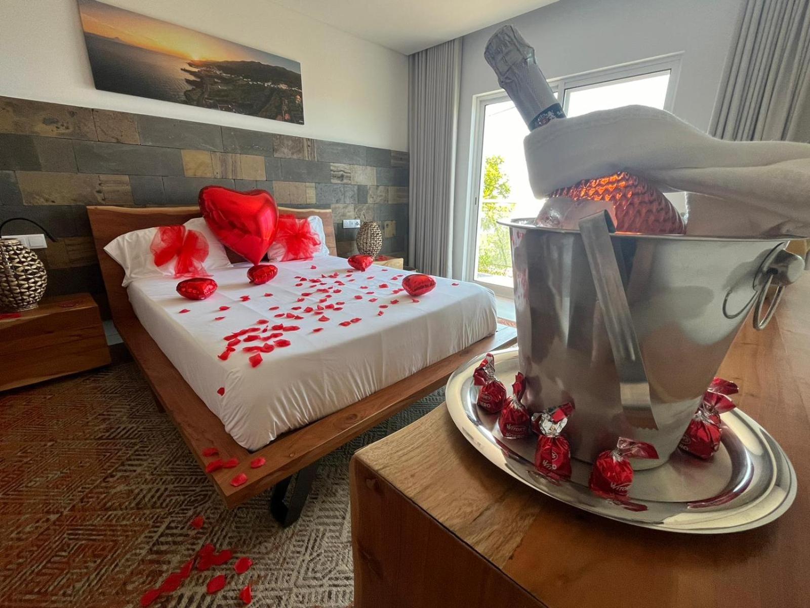 Rosegarden View Villa Велас Екстериор снимка